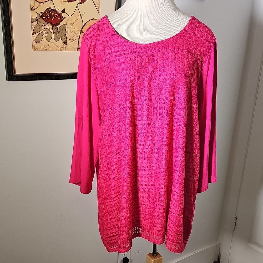 Croft & Barrow Fuchsia Lace‎ Tunic Top In A Womens 2X.
